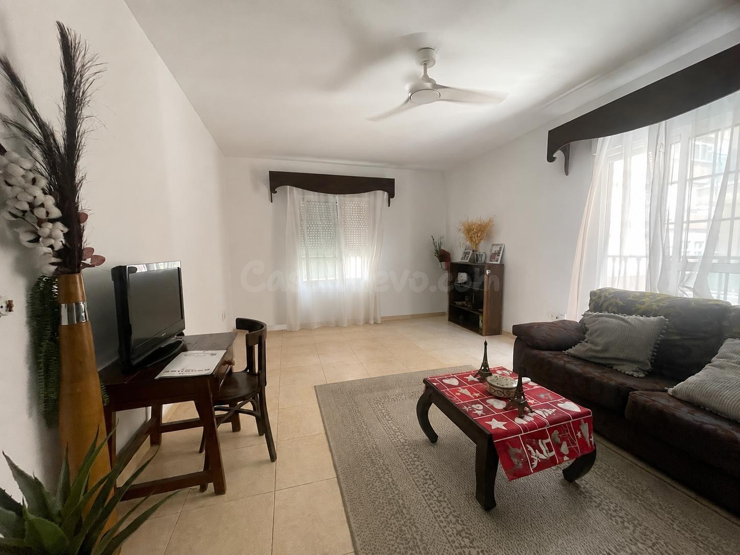 Amplio Piso en Roquetas de Mar - Ideal para Tu Familia