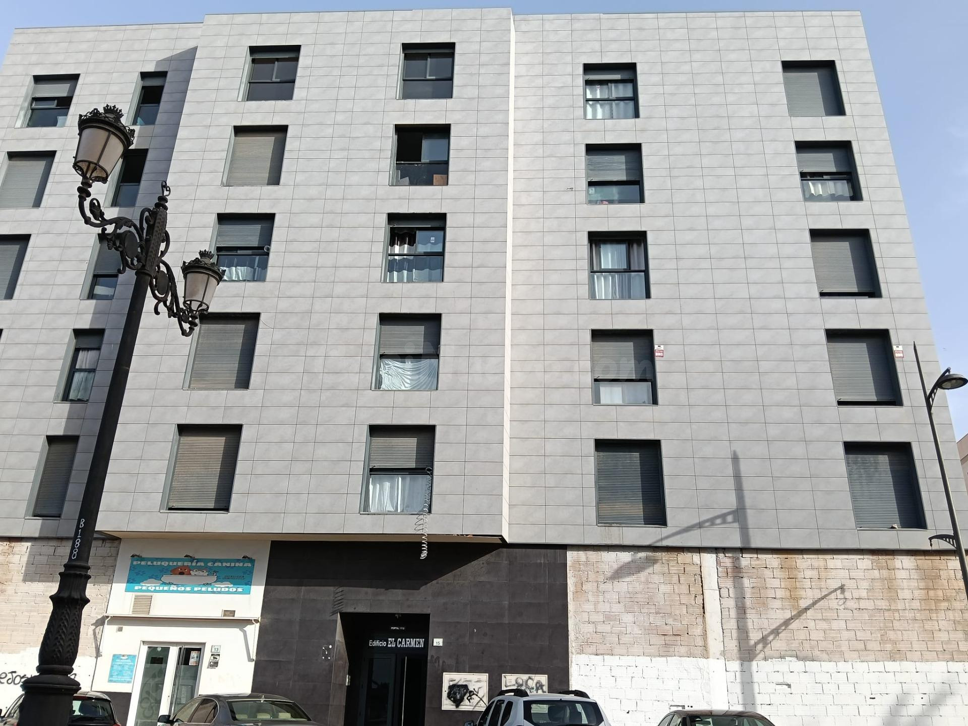PISO OCUPADO POR PERSONA SIN JUSTO TÍTULO ESTE INMUEBLE DEBIDO A SU ESTADO OCUPACIONAL NO ADMITE VISITAS IDEAL PARA INVERSORES