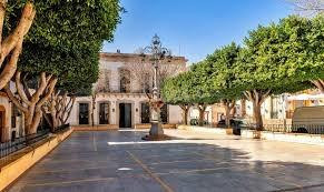 VIVIVENDA UNIFAMILIAR ADOSADA OCUPADA POR PERSONA SIN JUSTO  - foto 4