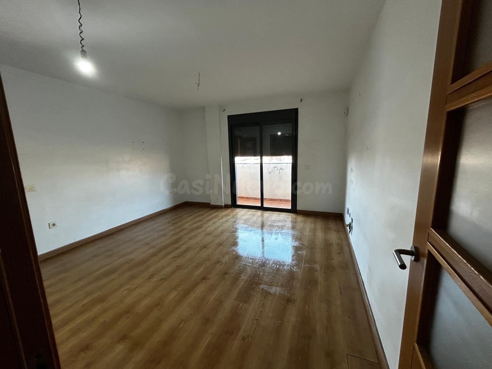 ¡Rebajado! Piso a Reformar con Terraza y Vistas