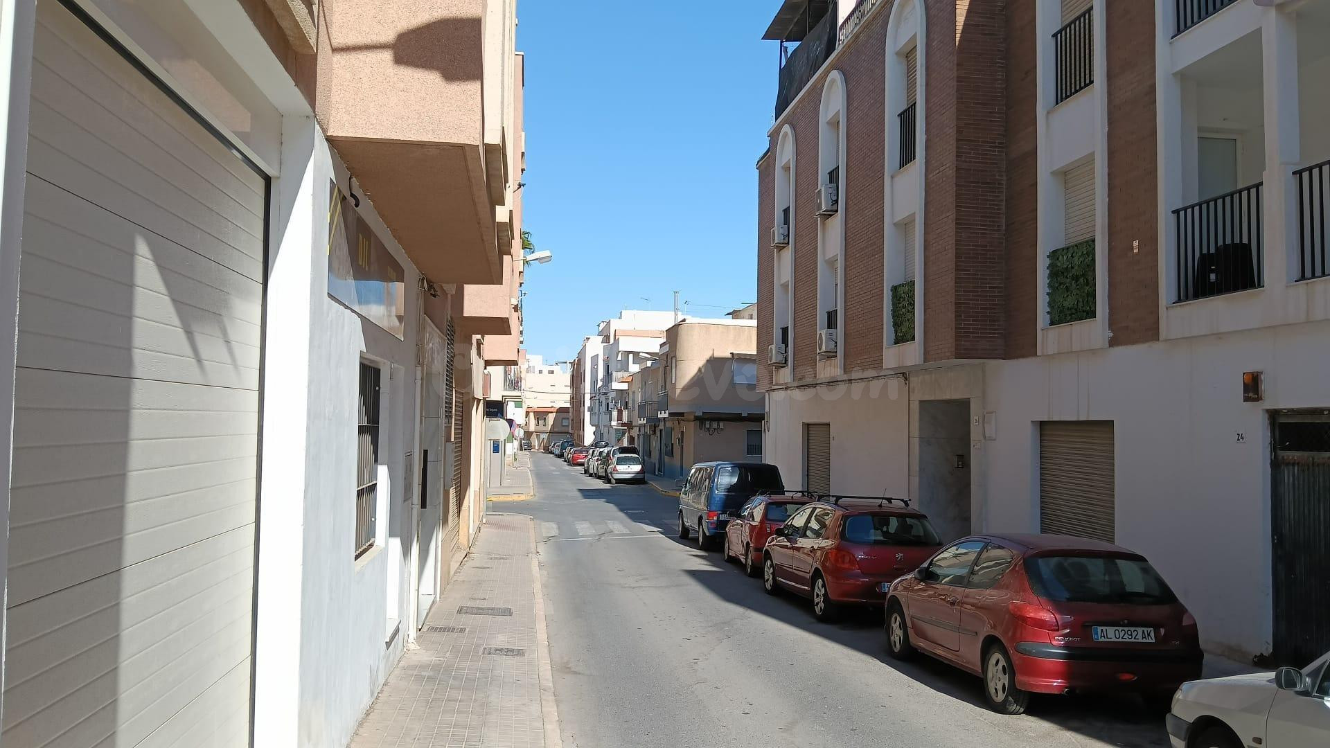 ¡Tu Ático Ideal en El Ejido Sur por solo €126,500!
