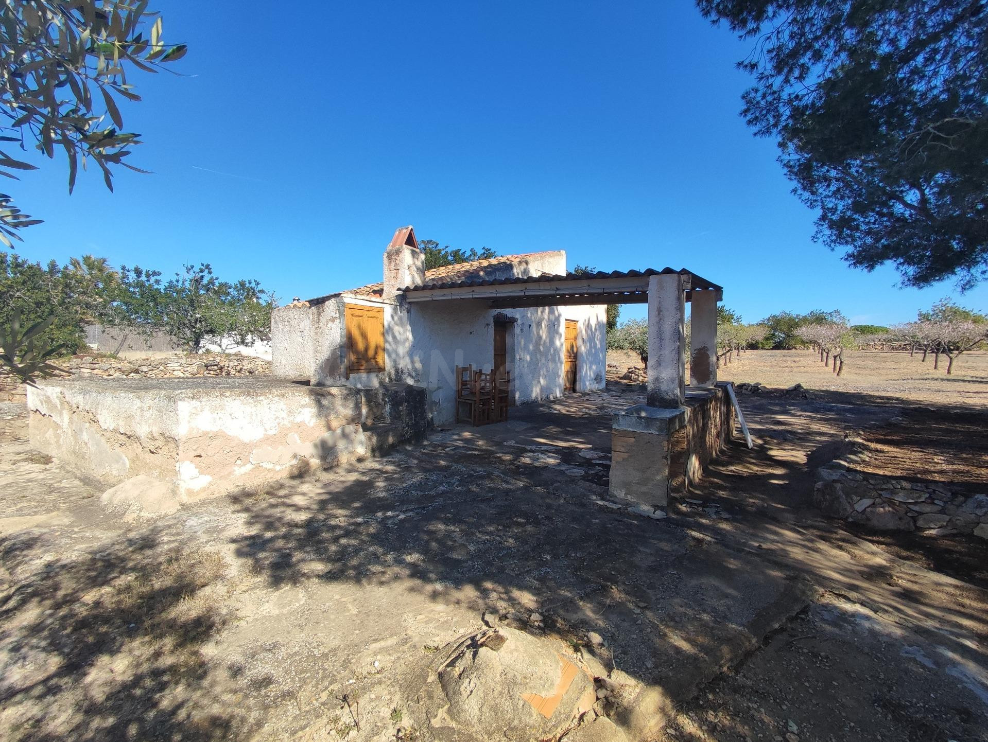 ¡Finca rústica excepcional en la zona de Racollet rodeada de naturaleza y tranquilidad!