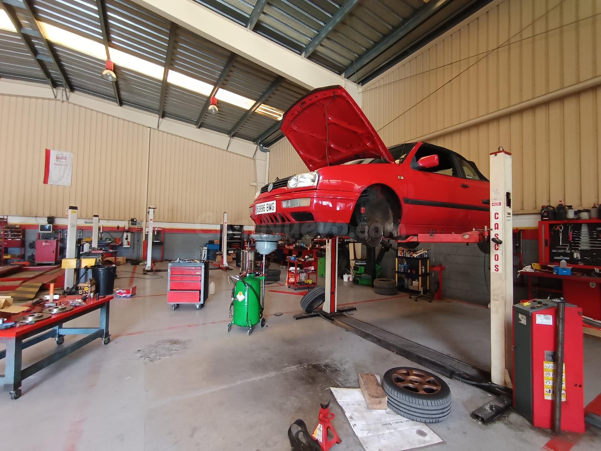 Taller automovil y parcela muy bien ubicados en la zona indu - foto 4