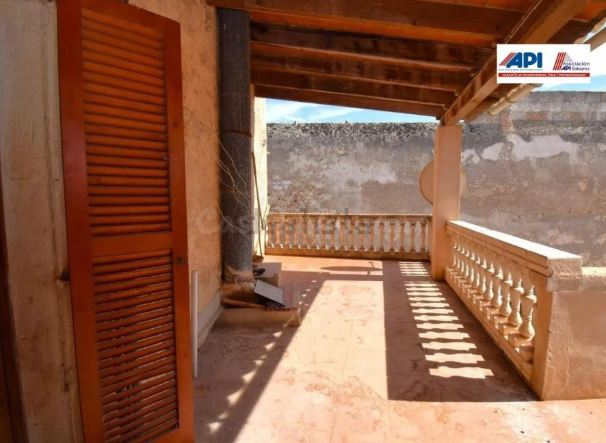 Local comercial y piso en Sineu