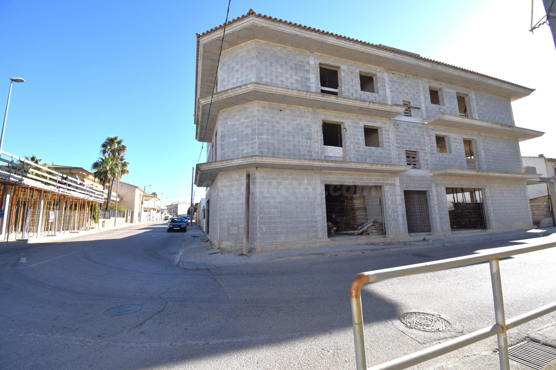 Edificio en construcción con gran potencial de inversión en Muro.