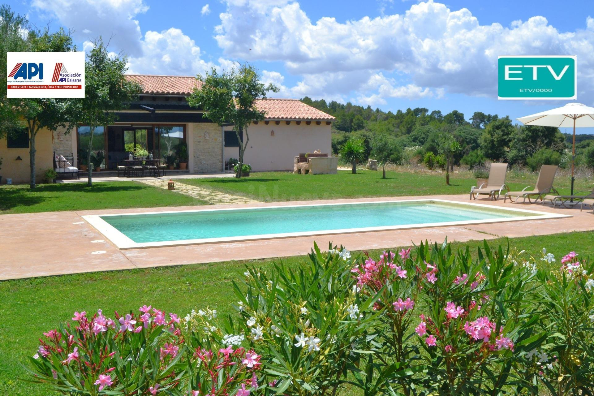Finca rústica con chalet  con licencia vacacional en Muro