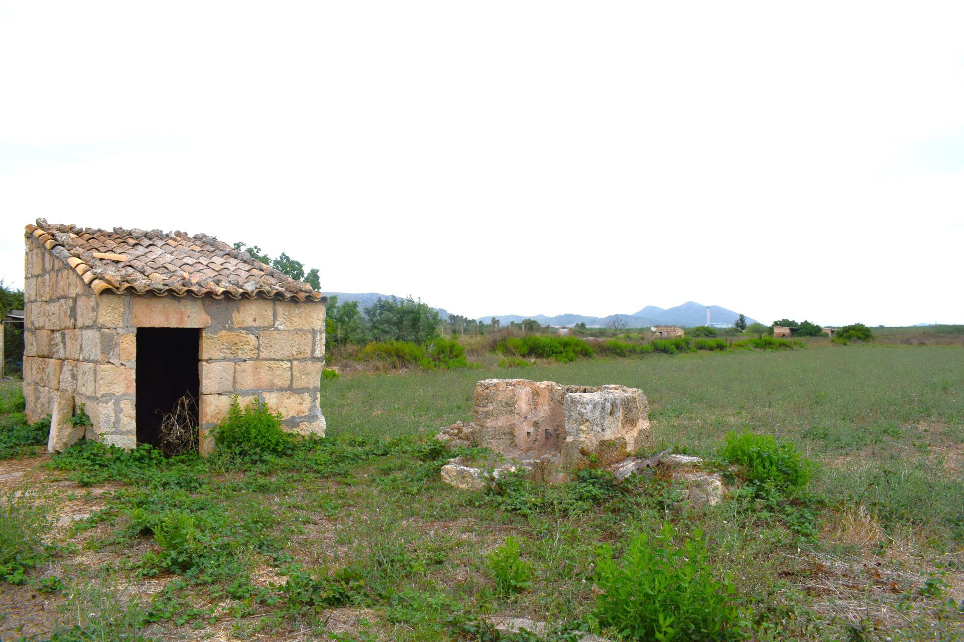 Finca rústica con caseta de herramientas en Muro