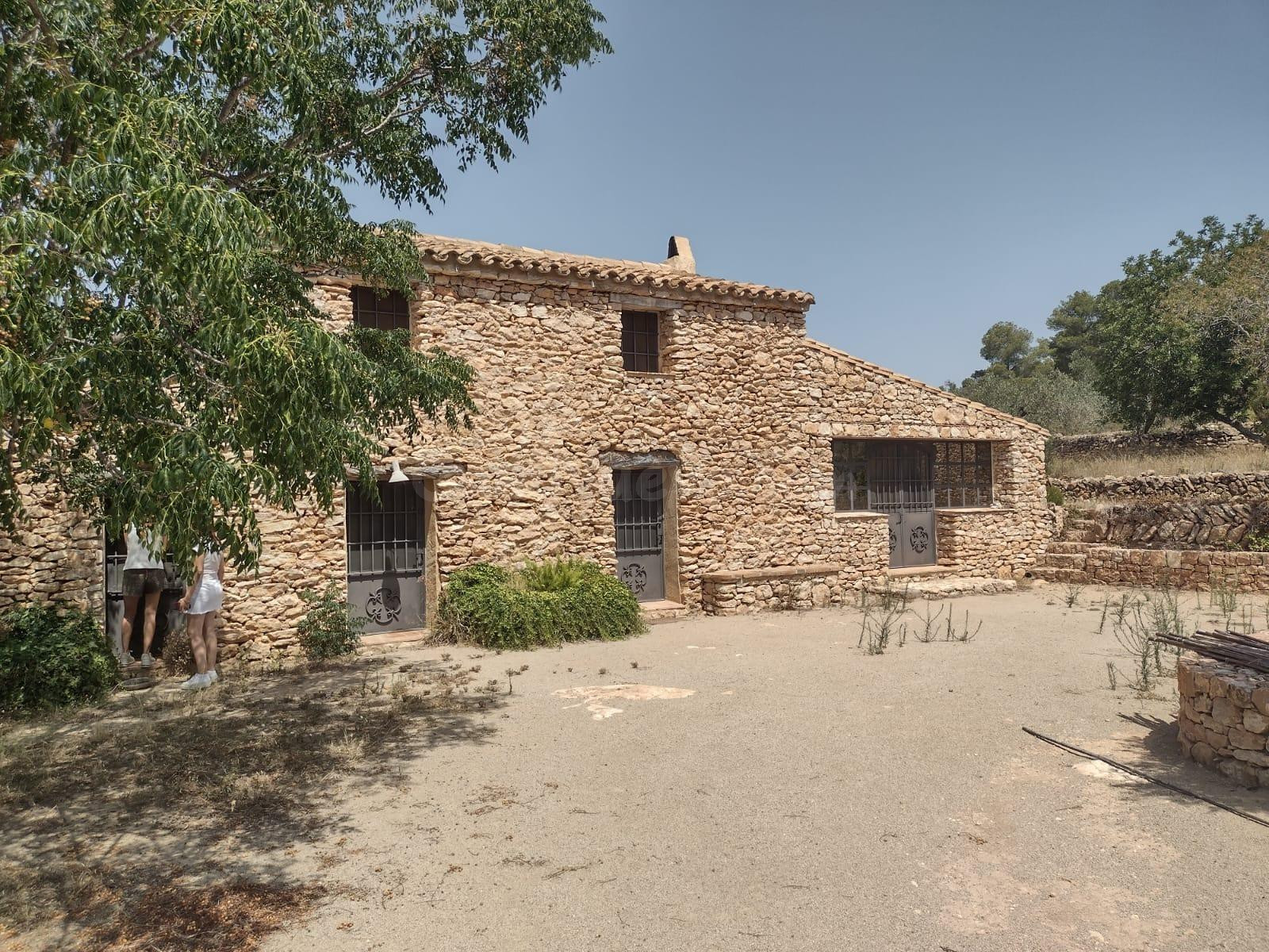 Finca Rústica en Tivissa con Vistas Espectaculares por €395, - foto 2