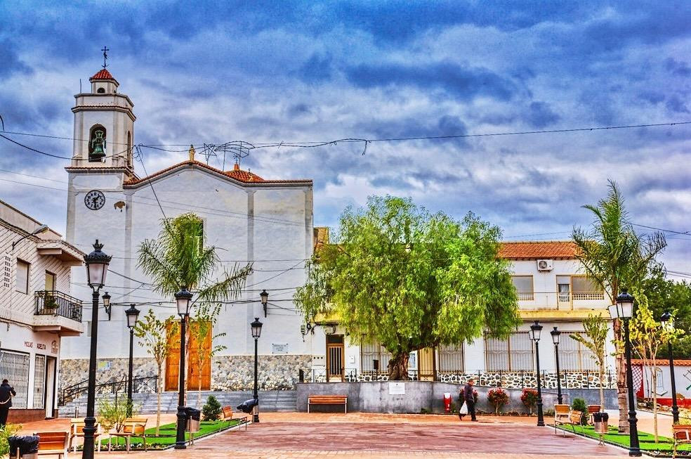 TERRENO RÚSTICO EN VENTA A TAN SOLO 10 MINUTOS DE ORIHUELA CON AGUA Y LUZ DE 15.232M2  ¡¡VISÍTELO AHORA Y HAGA LA CASA DE SUS SUEÑOS! !