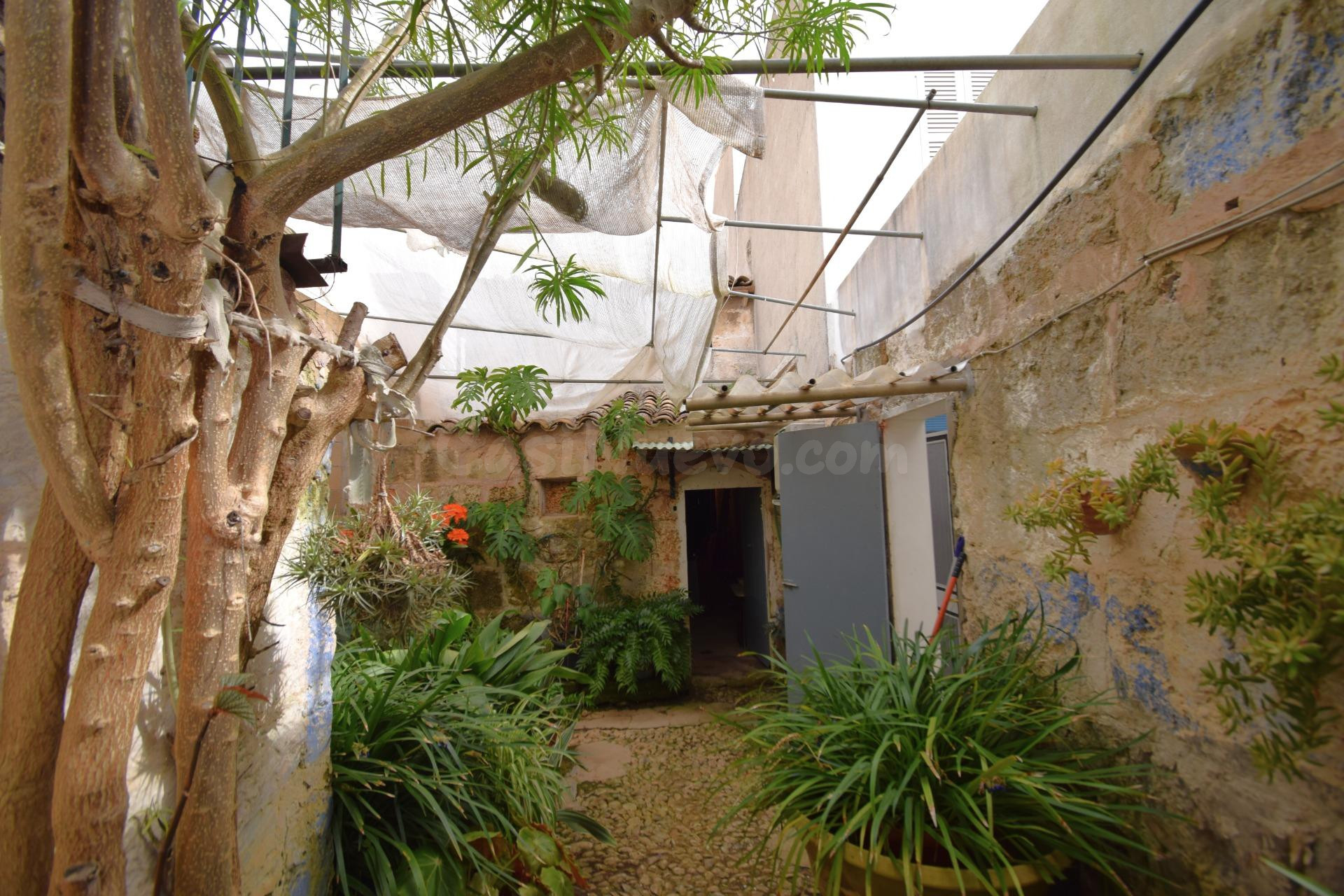 Casa para reformar con garage en Muro