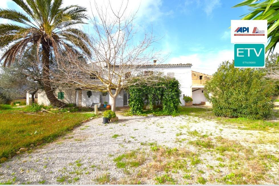 Finca rústica con casa de campo con licencia vacacional en Pollença