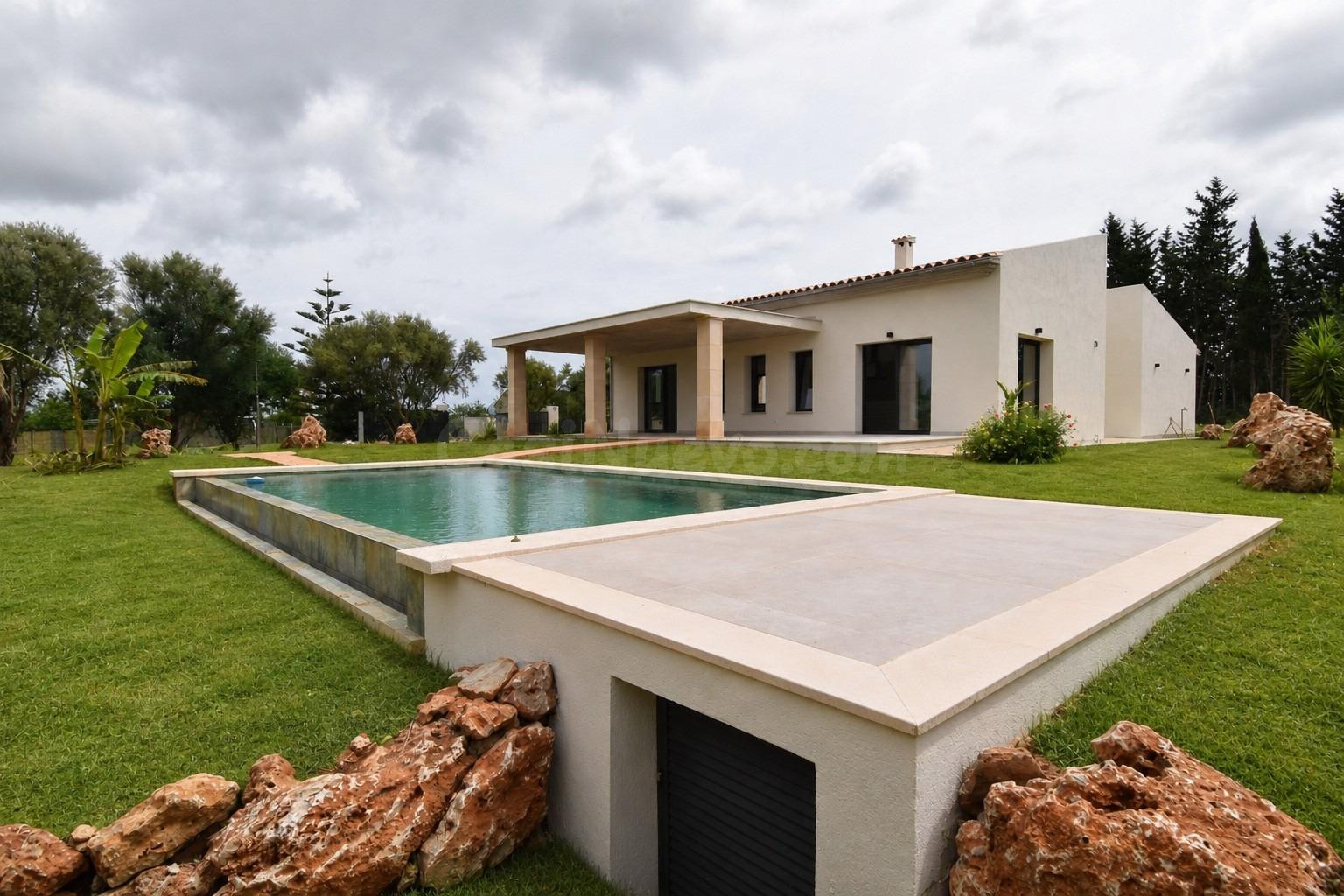 Finca rústica con vivienda de obra nueva en Muro