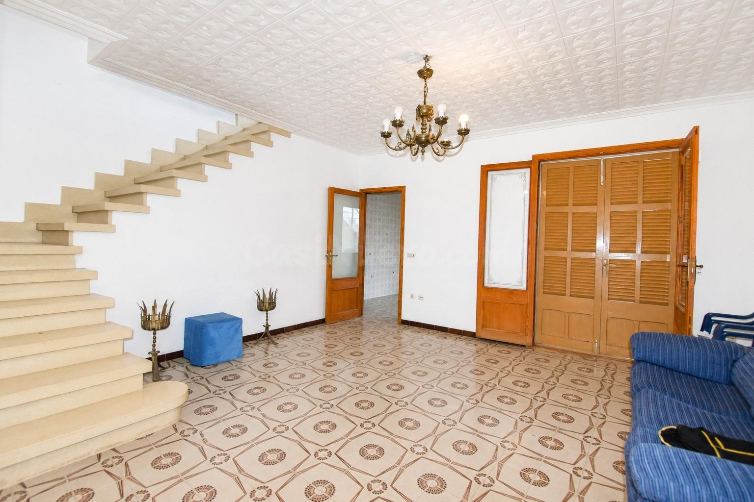 Casa de pueblo de con garaje, patio y terraza en Santa Margalida