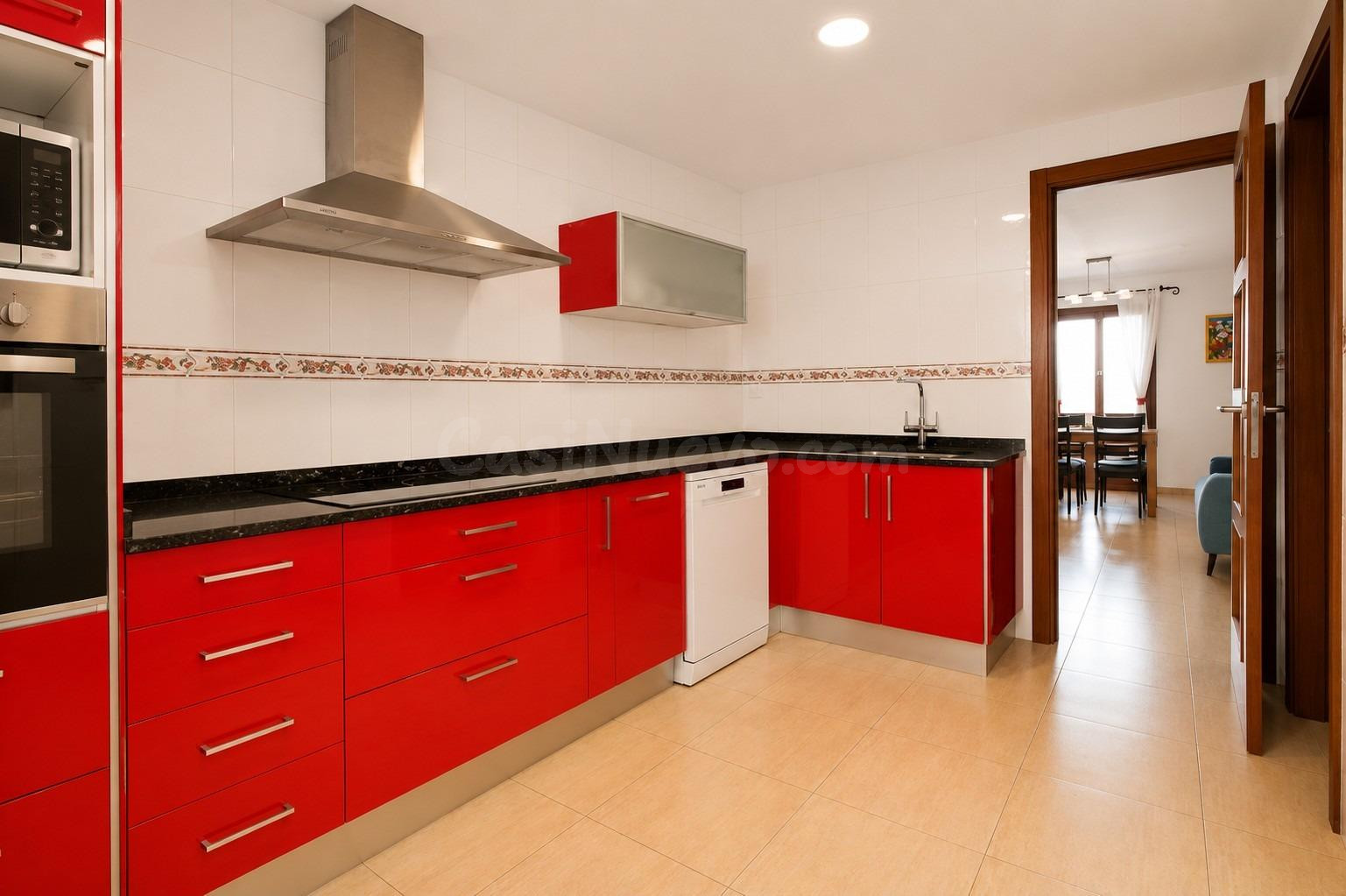 Piso con balcon y plaza de parking en Muro