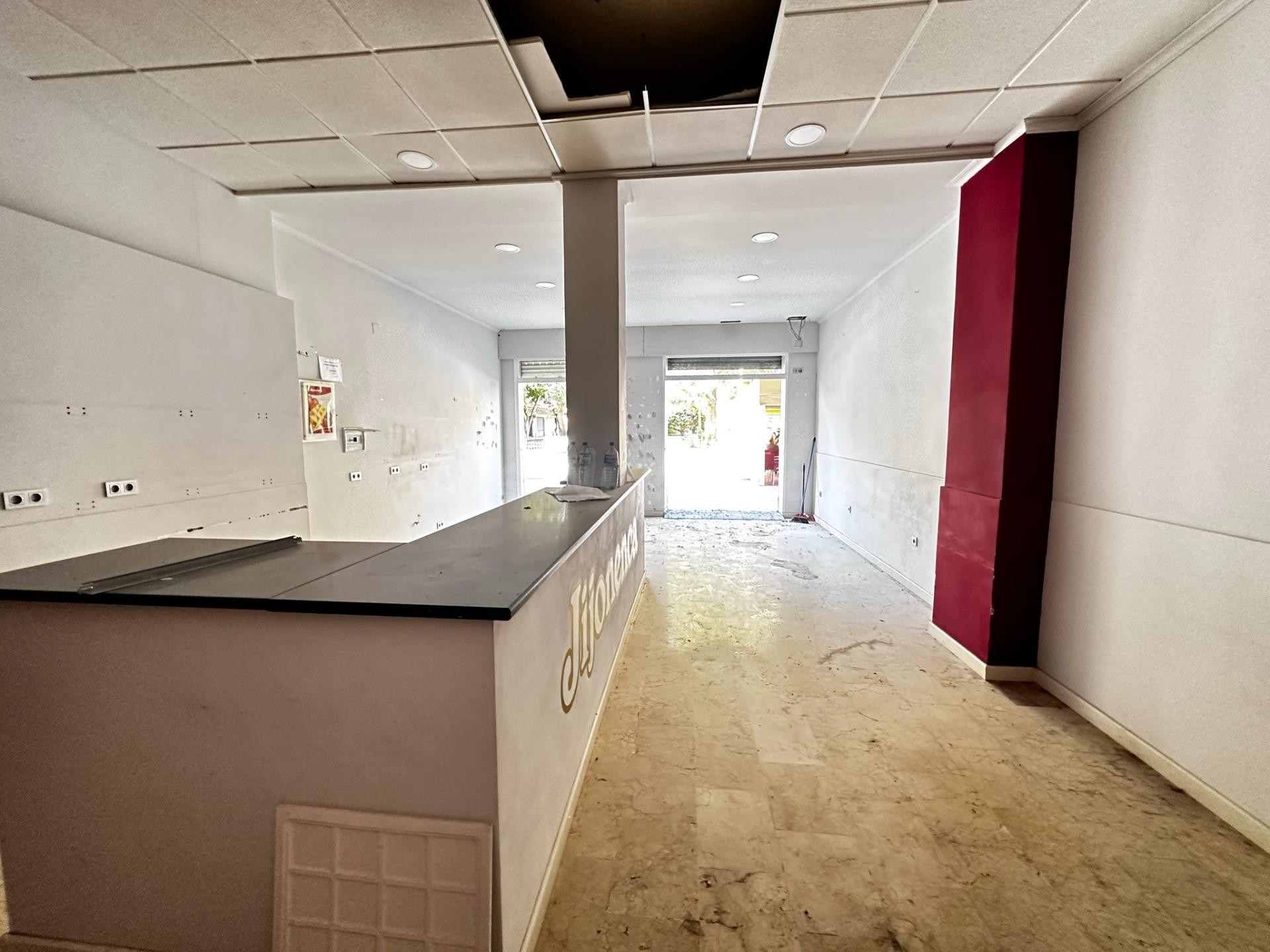 Local comercial en Callosa de Segura - Zona céntrica, con terraza y vistas despejadas