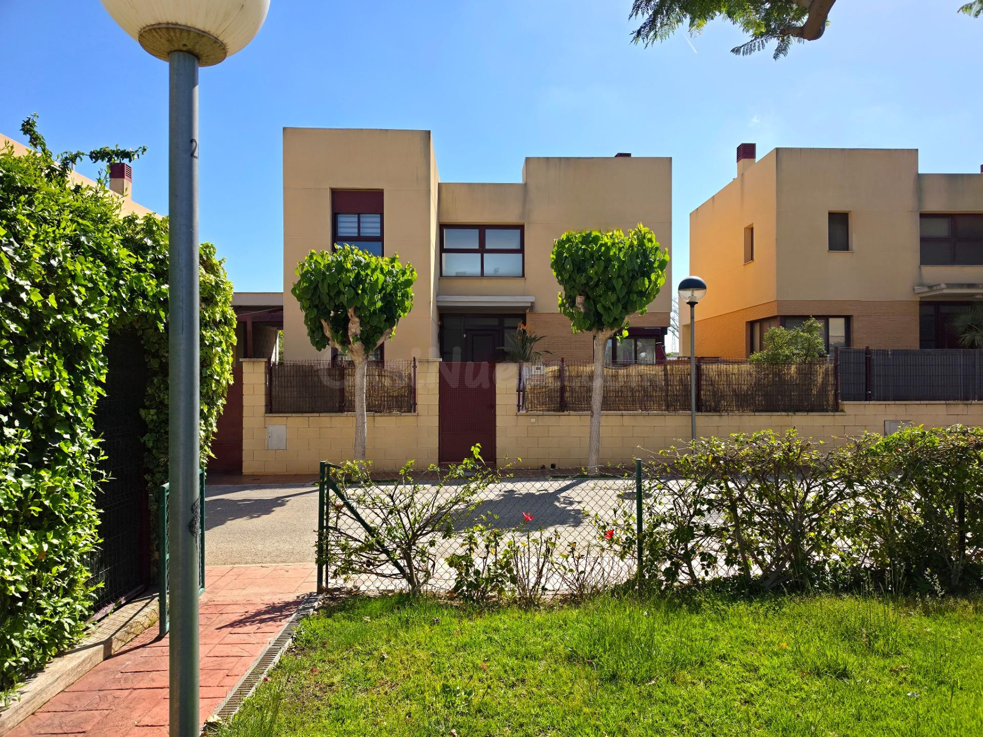 CHALET INDEPENDIENTE EN ALMAJADA