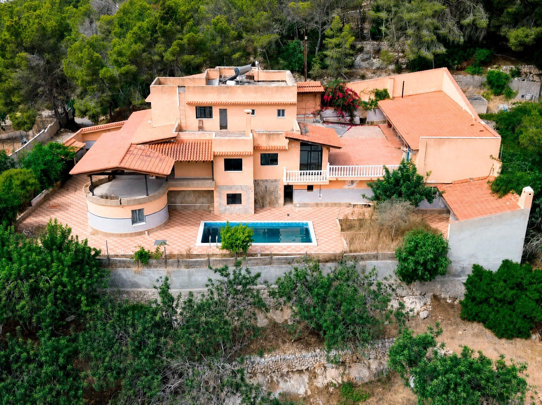 VILLA CON PISCINA A LA VENTA EN IBIZA A 10 MINUTOS DEL PUERT - foto 2