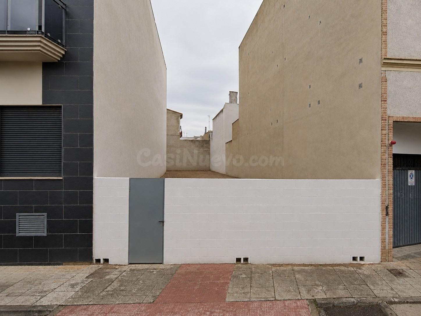 SOLAR URBANO EN MASSAMAGRELL