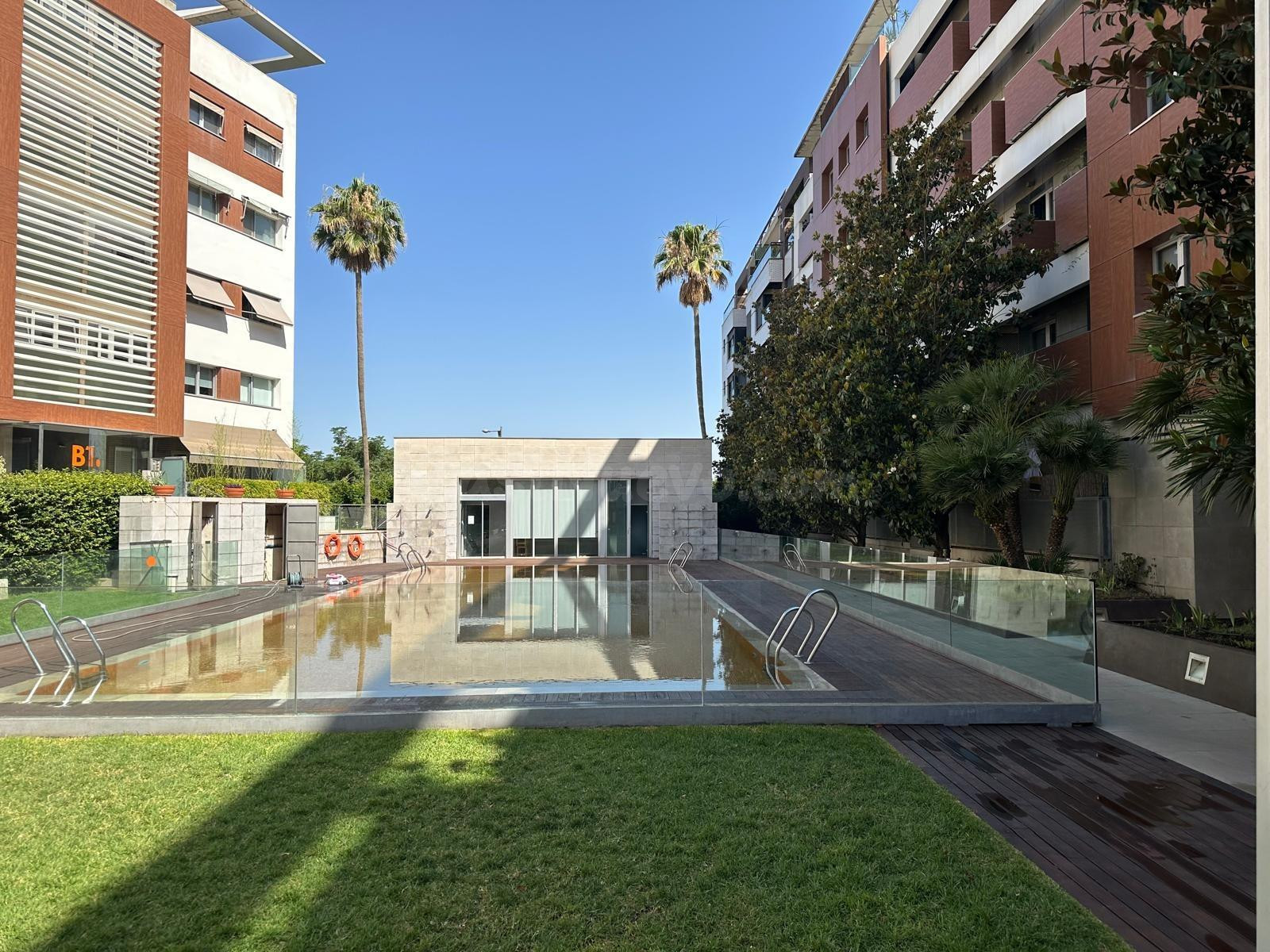 ALQUILER DE PISO EN RESIDENCIAL CON PISCINA Y GARAJE - CAMPUS DE LA SALUD - PTS