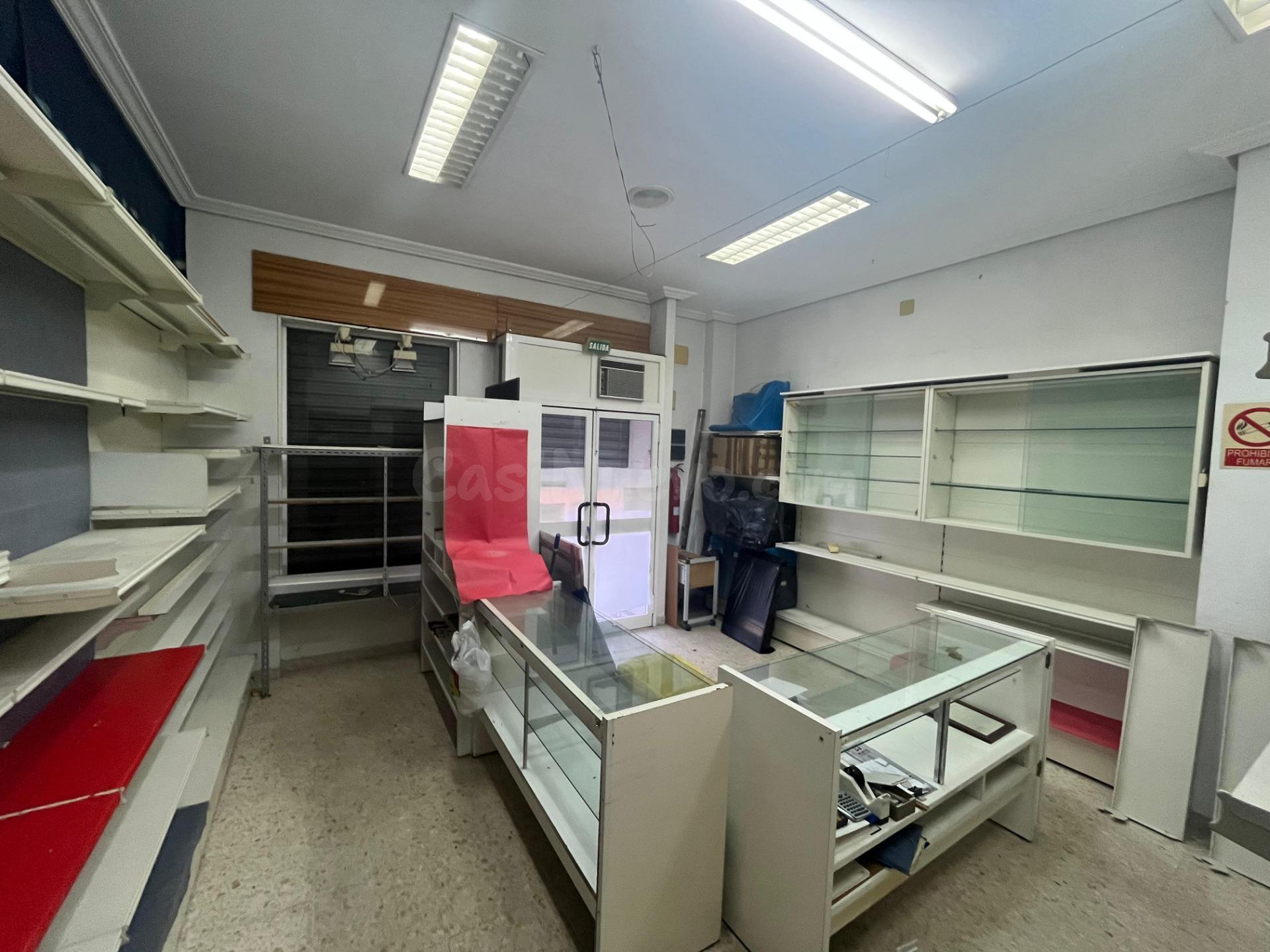SE VENDE LOCAL EN AVDA/POETA MANUEL BENITEZ CARRASCO