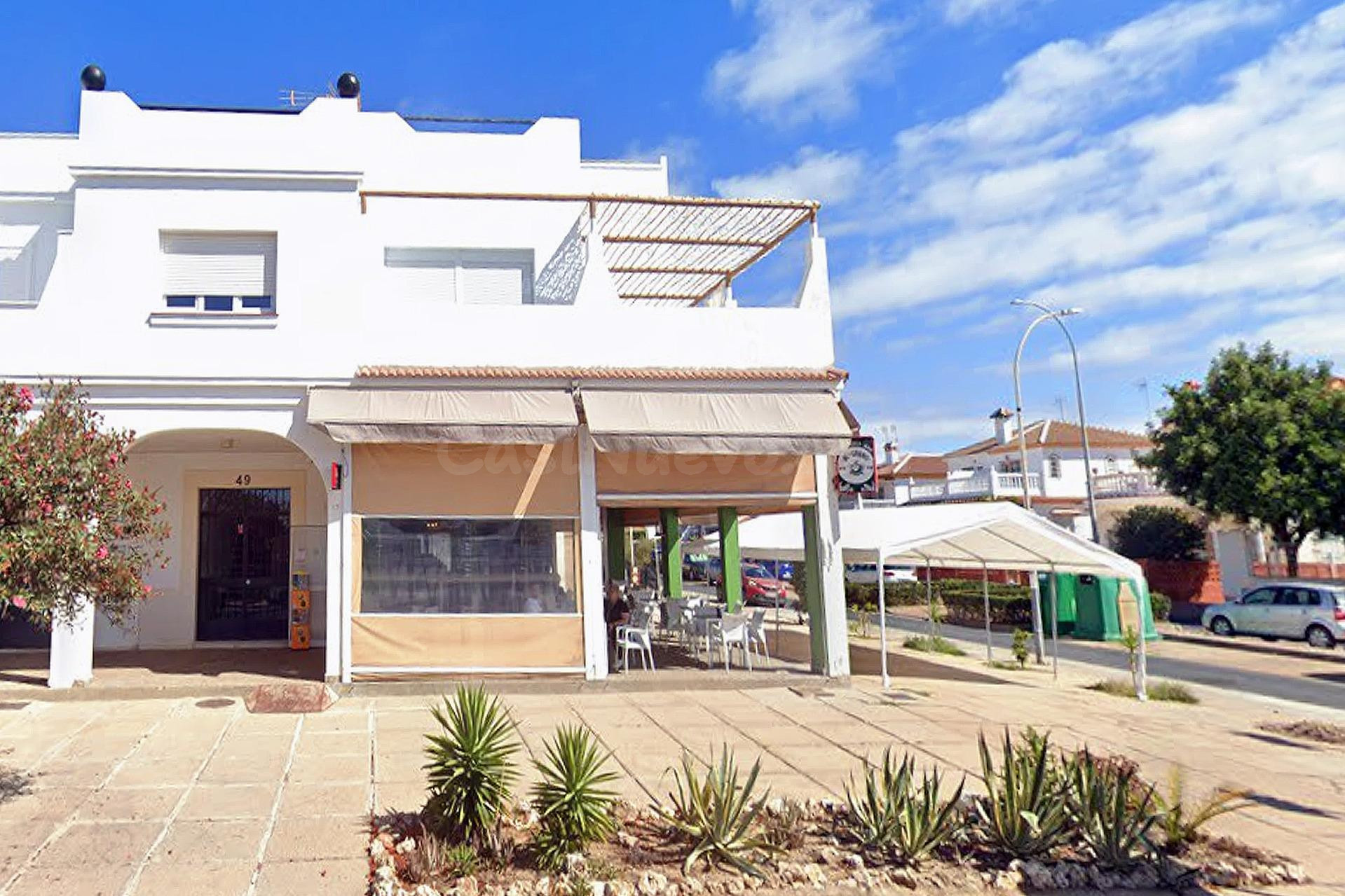 Local comercial de esquina, junto al puerto deportivo de Maz - foto 3