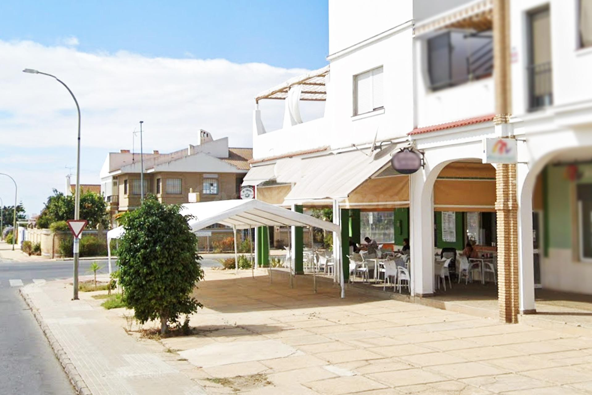 Local comercial de esquina, junto al puerto deportivo de Maz - foto 5