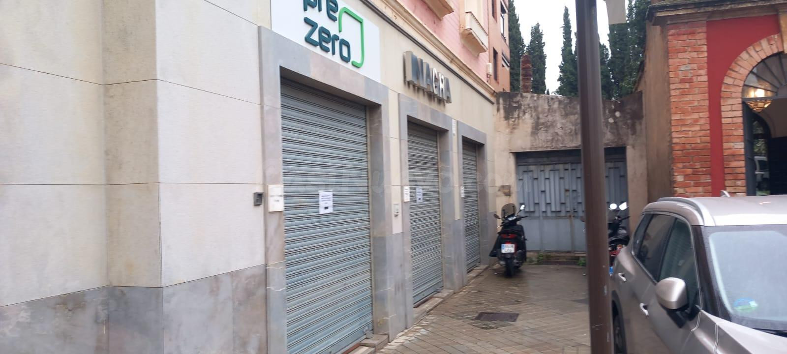 LOCAL COMERCIAL PLAZA DE LOS CAMPOS