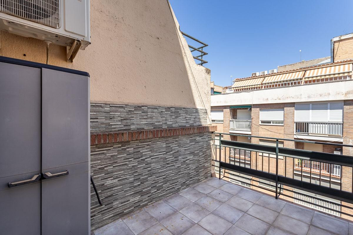 Piso reformado con terraza en Obispo Hurtado