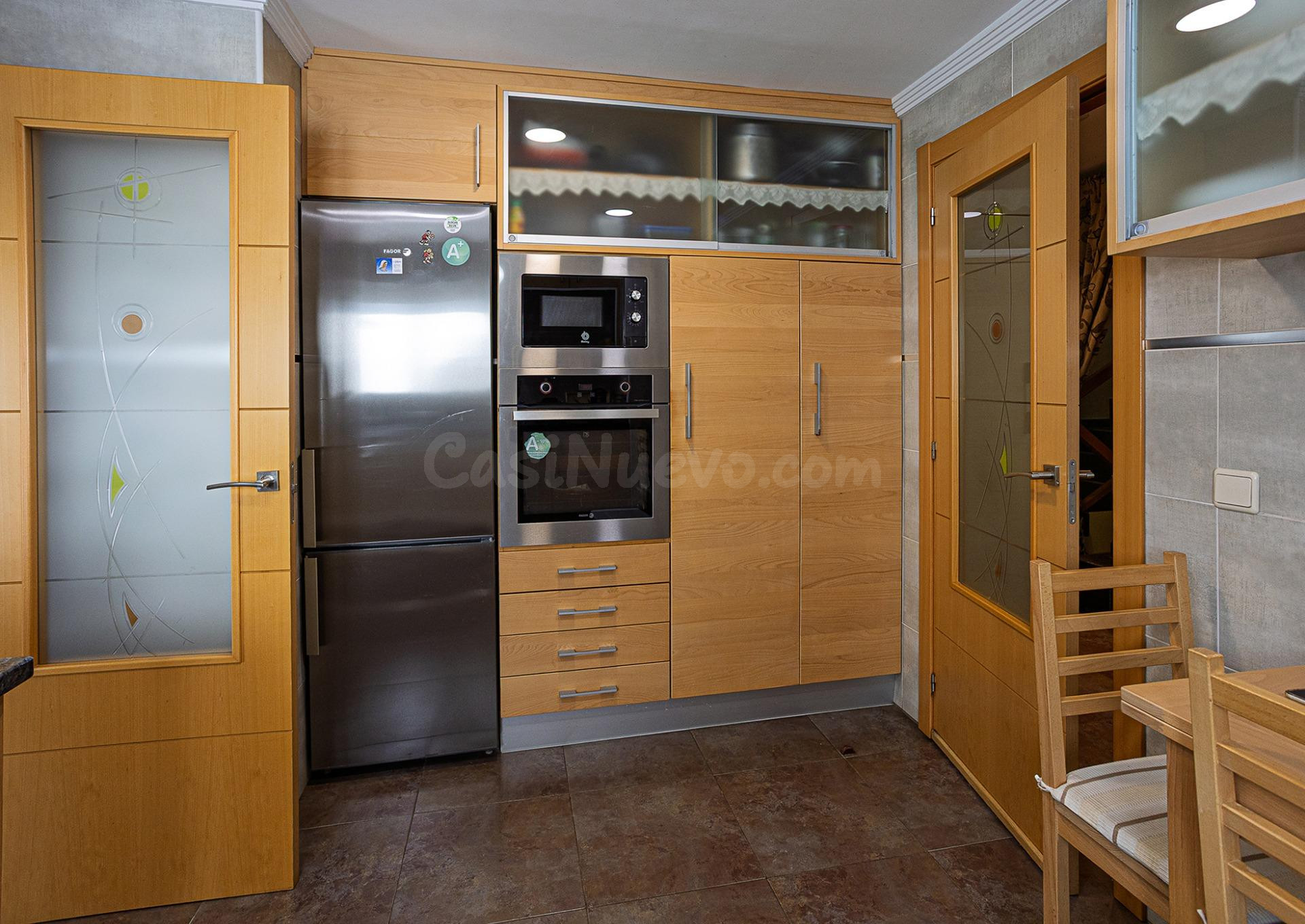 Venta de chalet independiente en Urbanización “El Soto” – Al - foto 5