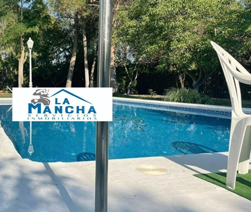 INMOBILIARIA LA MANCHA VENDE CHALET EN AGUA SOL