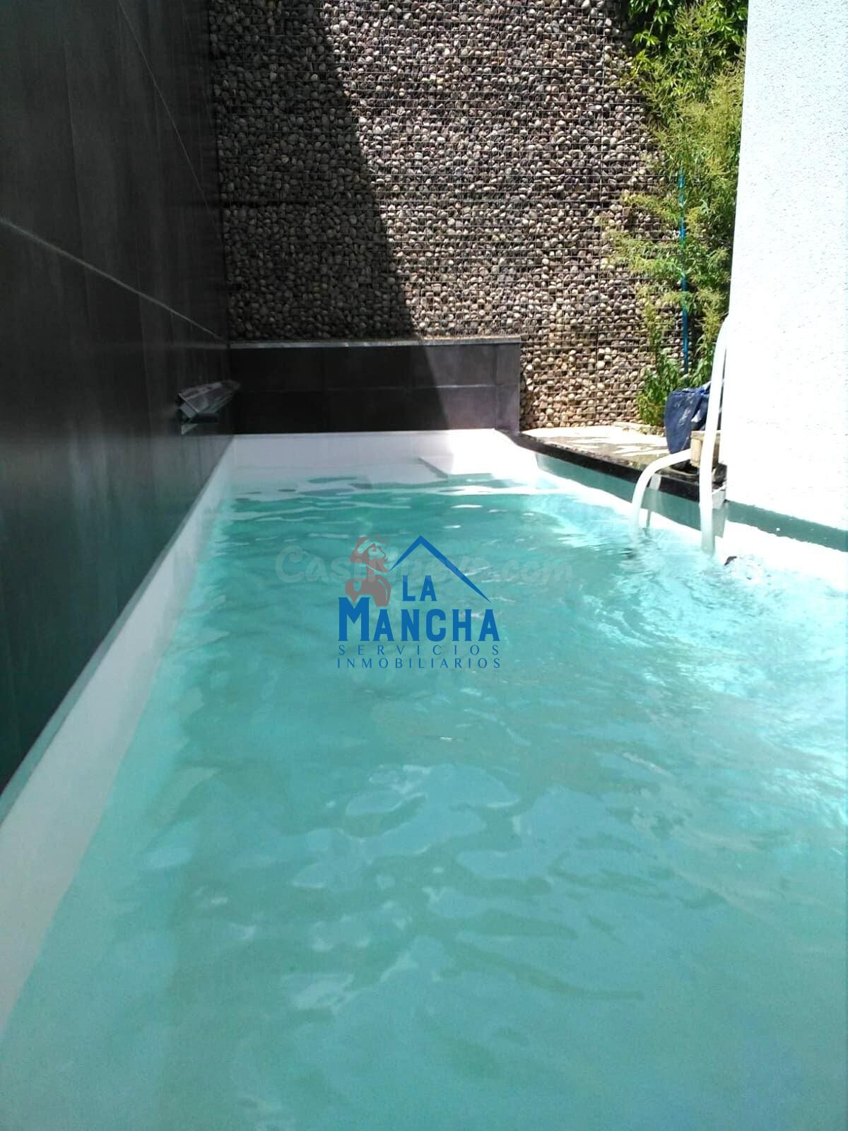 INMOBILIARIA LA MANCHA VENDE ESPECTACULAR CHALET EN BARRAX