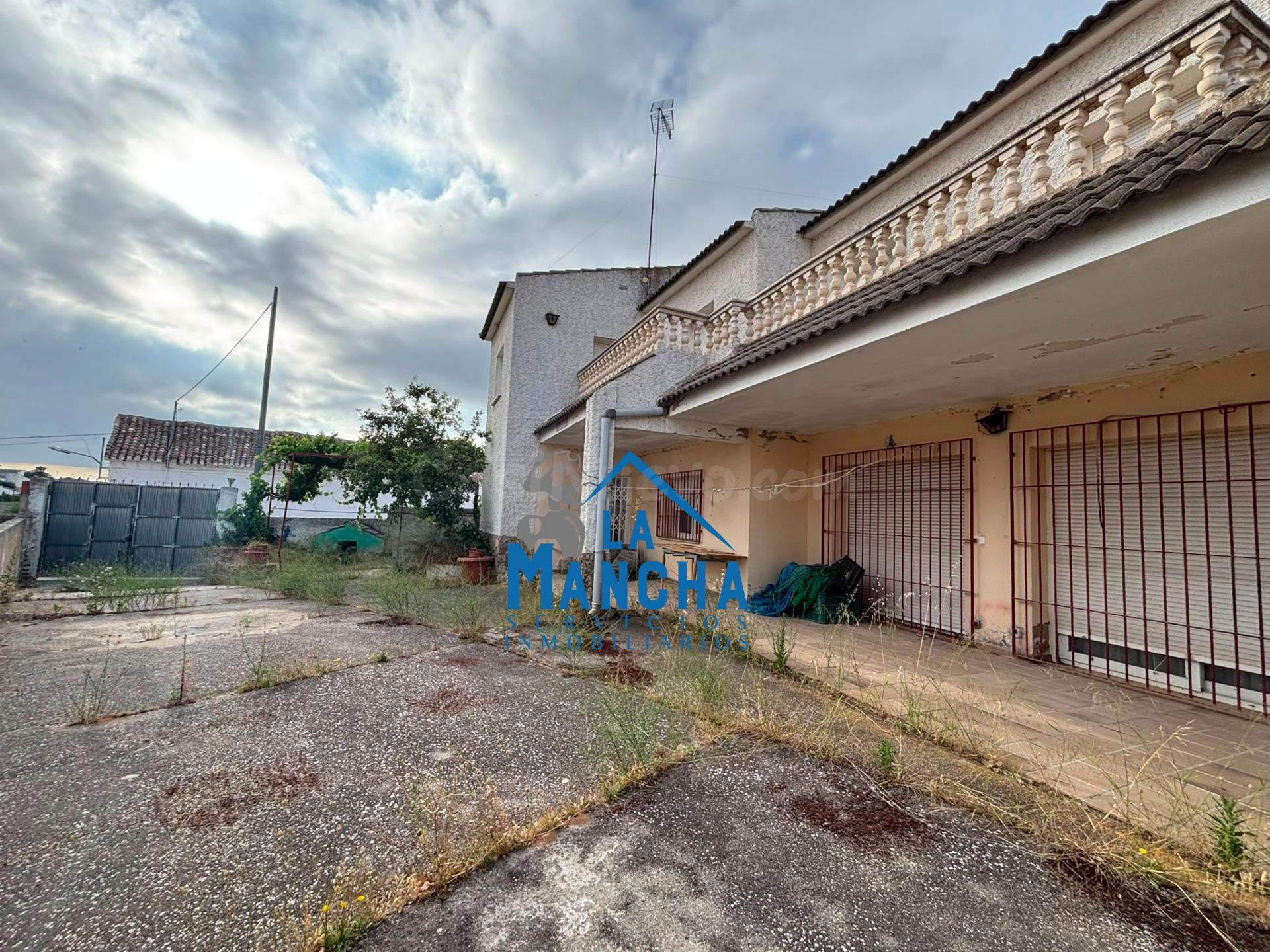 *120.000€* INMOBILIARIA LA MANCHA VENDE CASA EN FUENSANTA-AL - foto 3