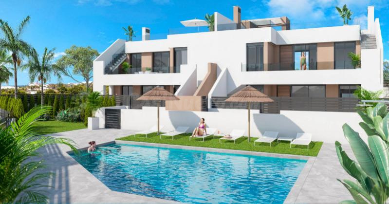 Bungalow de 2 dormitorios en Vera Playa (Almería)