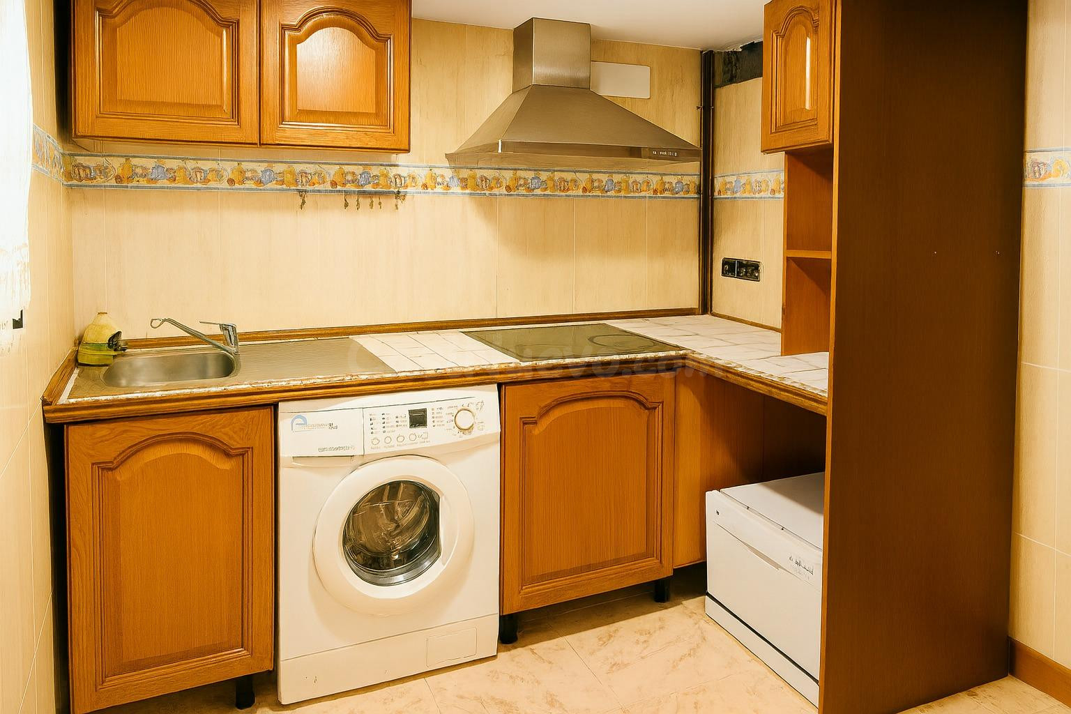 ***DE OPORTUNIDAD*** Amplia vivienda ubicada en el corazón de Ribafrecha