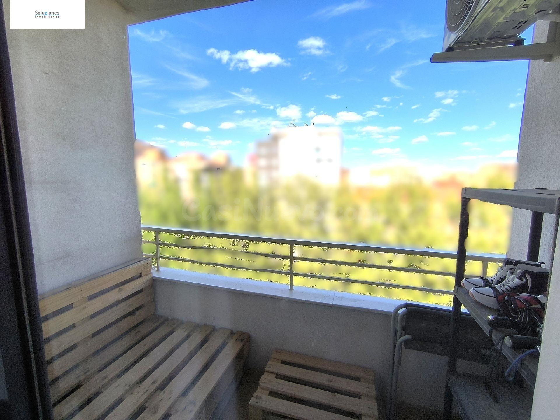 Luminoso Piso Seminuevo con Piscina y Vistas en Albacete - €274,000