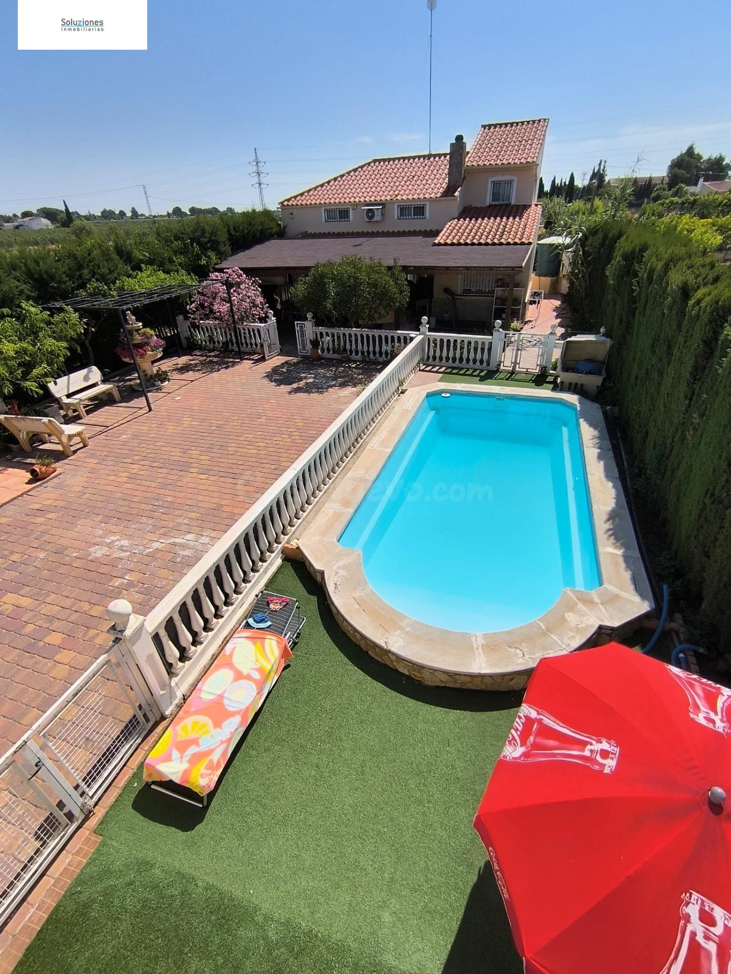 Chalet independiente con piscina privada a solo 4 km de Albacete — listo para entrar a vivir