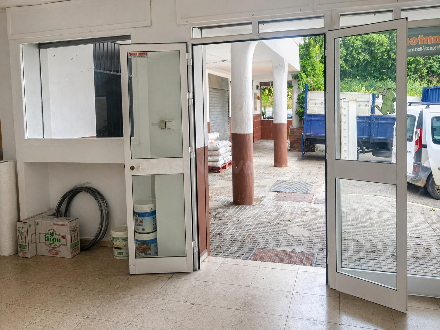 Se vende local comercial, a pie de calle en Tarifa ciudad