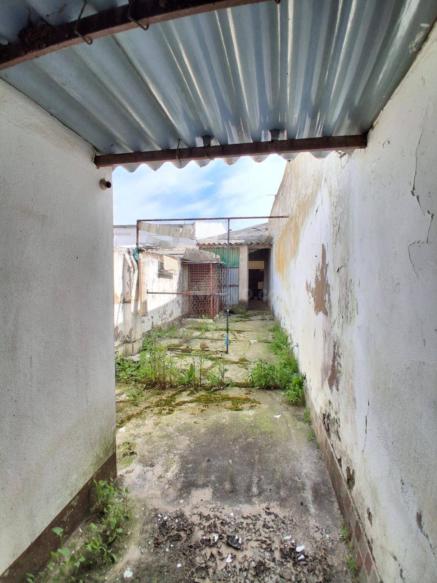 Terreno con Proyecto de Obra Nueva y Licencia