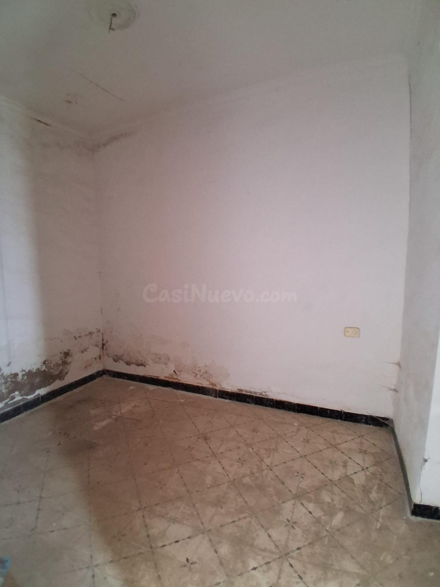 Terreno con Proyecto de Obra Nueva y Licencia - foto 3