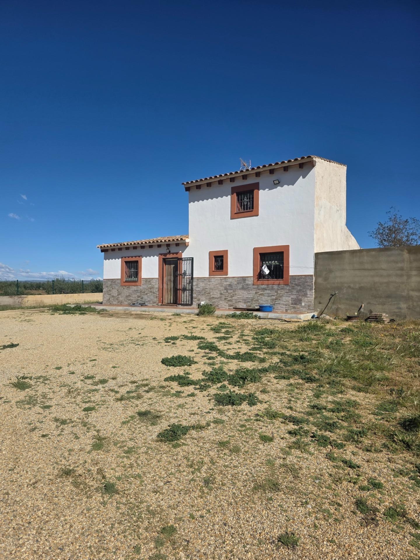 Casa con finca rústica reformada en la tranquila zona de El Salvador, Huercal-Overa