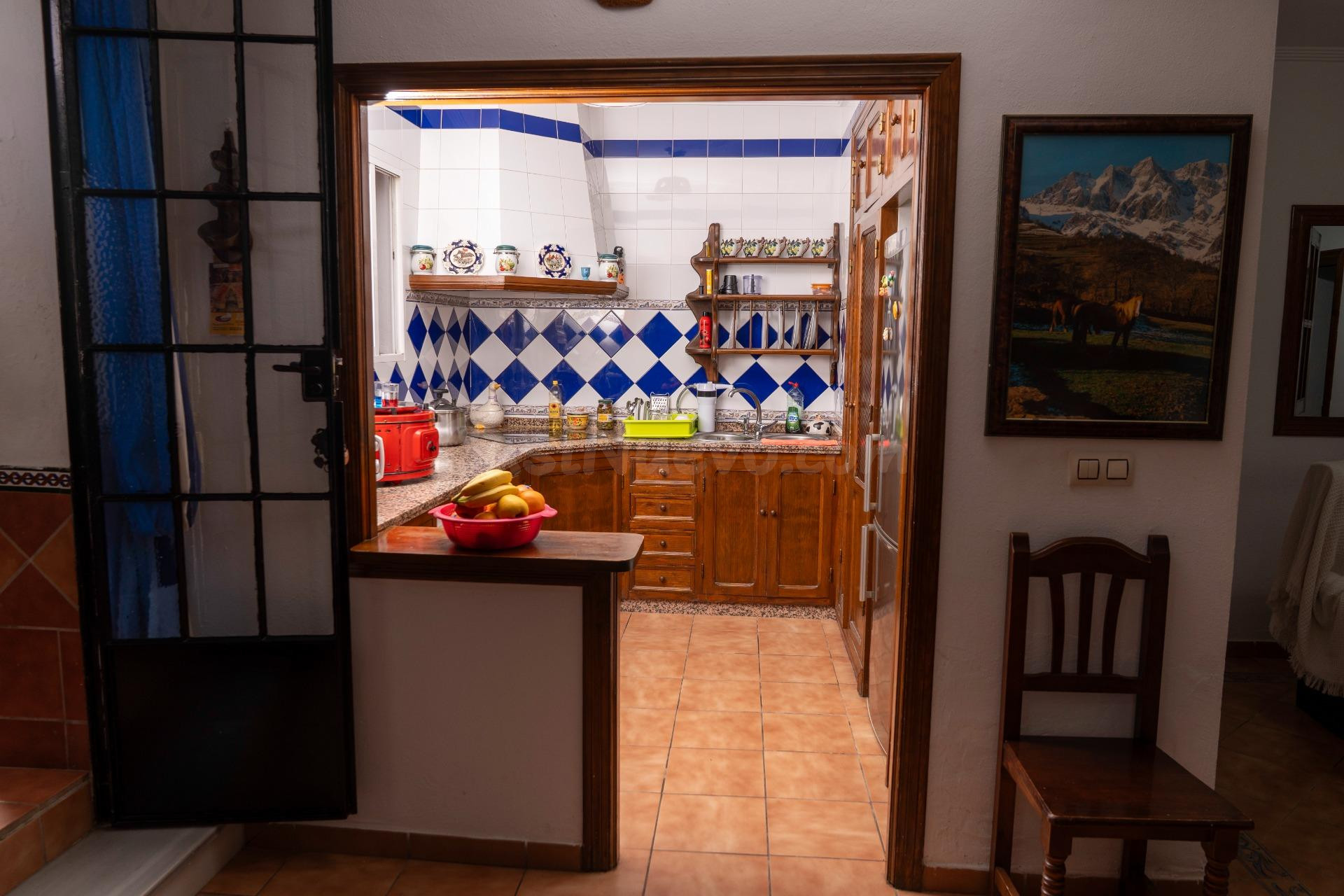 DOBLE OPORTUNIDAD EN EL CORAZÓN DE ALMONTE: Casa Baja + Piso - foto 4