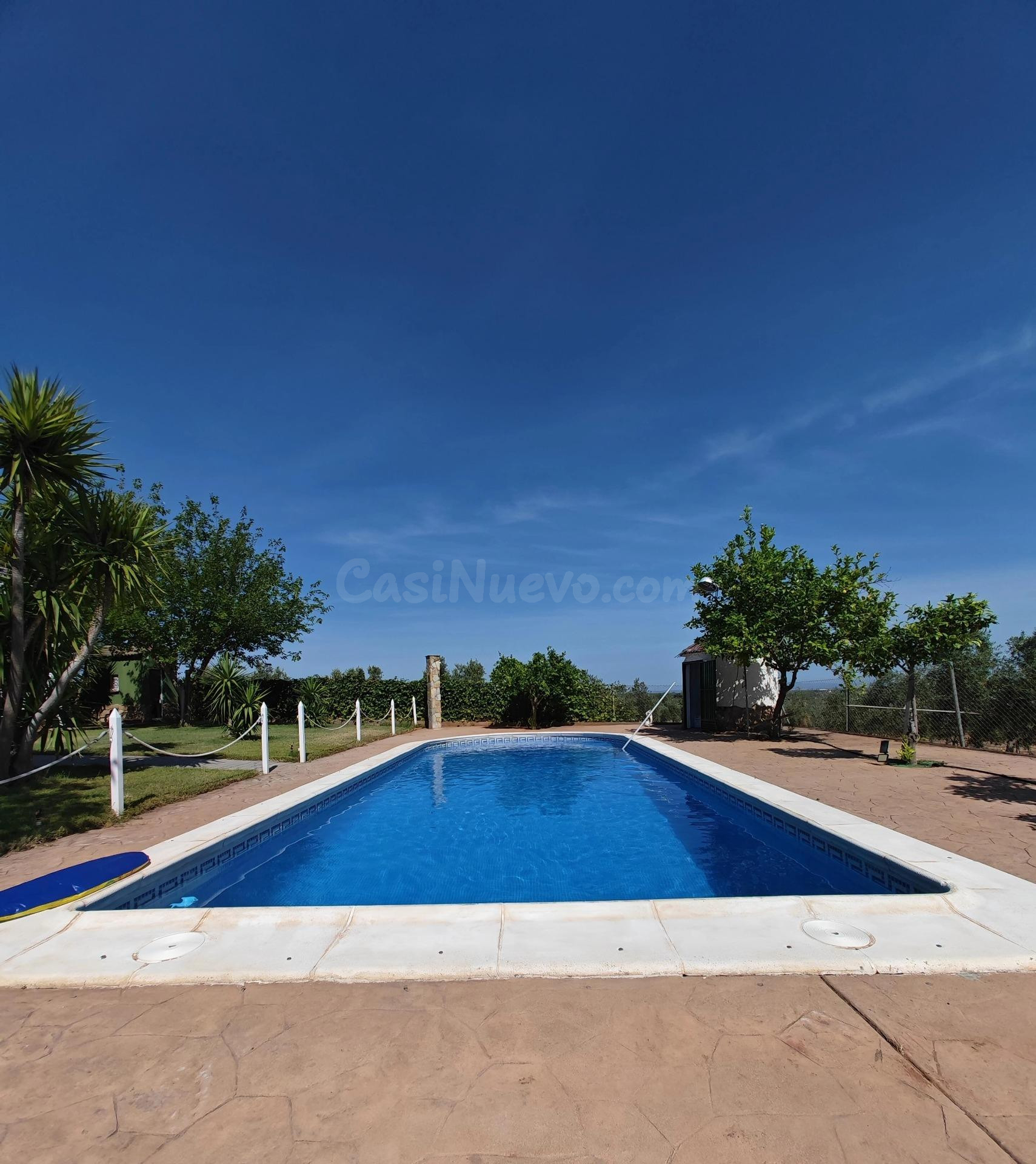 TU PROPIO OASIS PRIVADO CON PISCINA Y UN CHALET ESPECTACULAR - foto 4