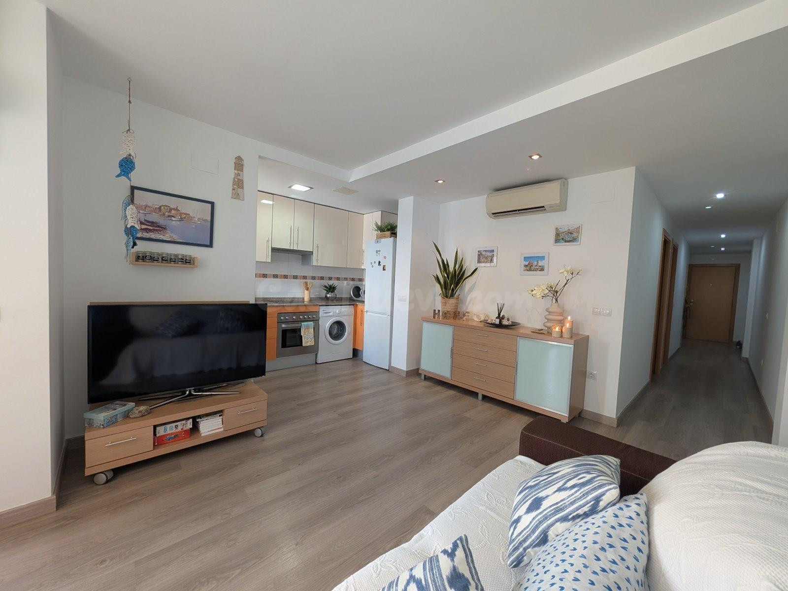 LUMINOSO APARTAMENTO CON PARKING A POCOS MINUTOS DEL MAR EN LA RAPITA!