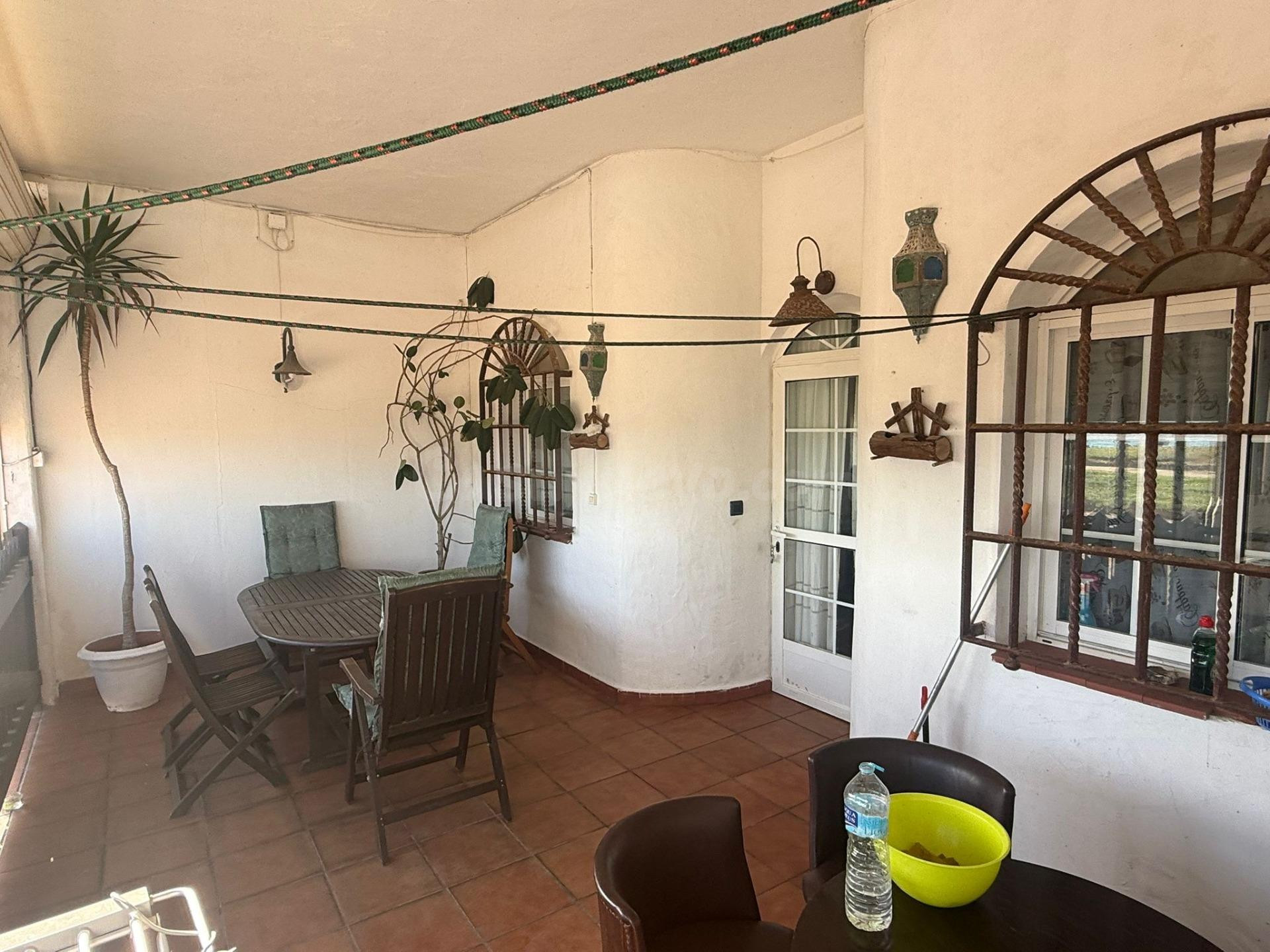 Fantástica casa en primera línea de playa en la Urbanización - foto 5