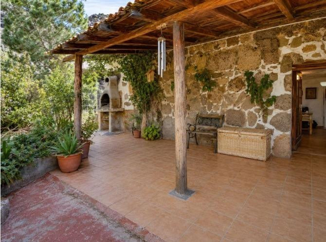Finca rural canaria con terreno, aparcamiento, vistas y esta