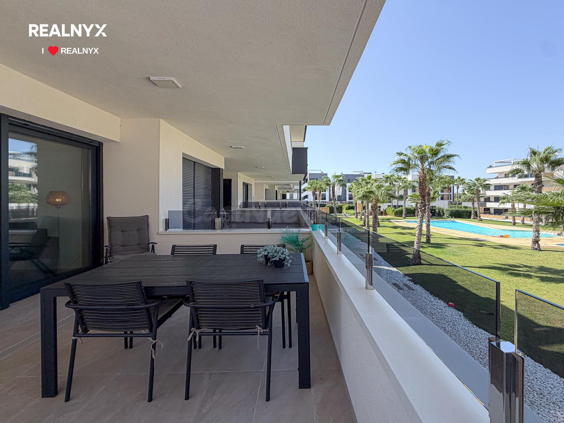 Orihuela Costa! Exclusivo apartamento (Año 2024) con increíb