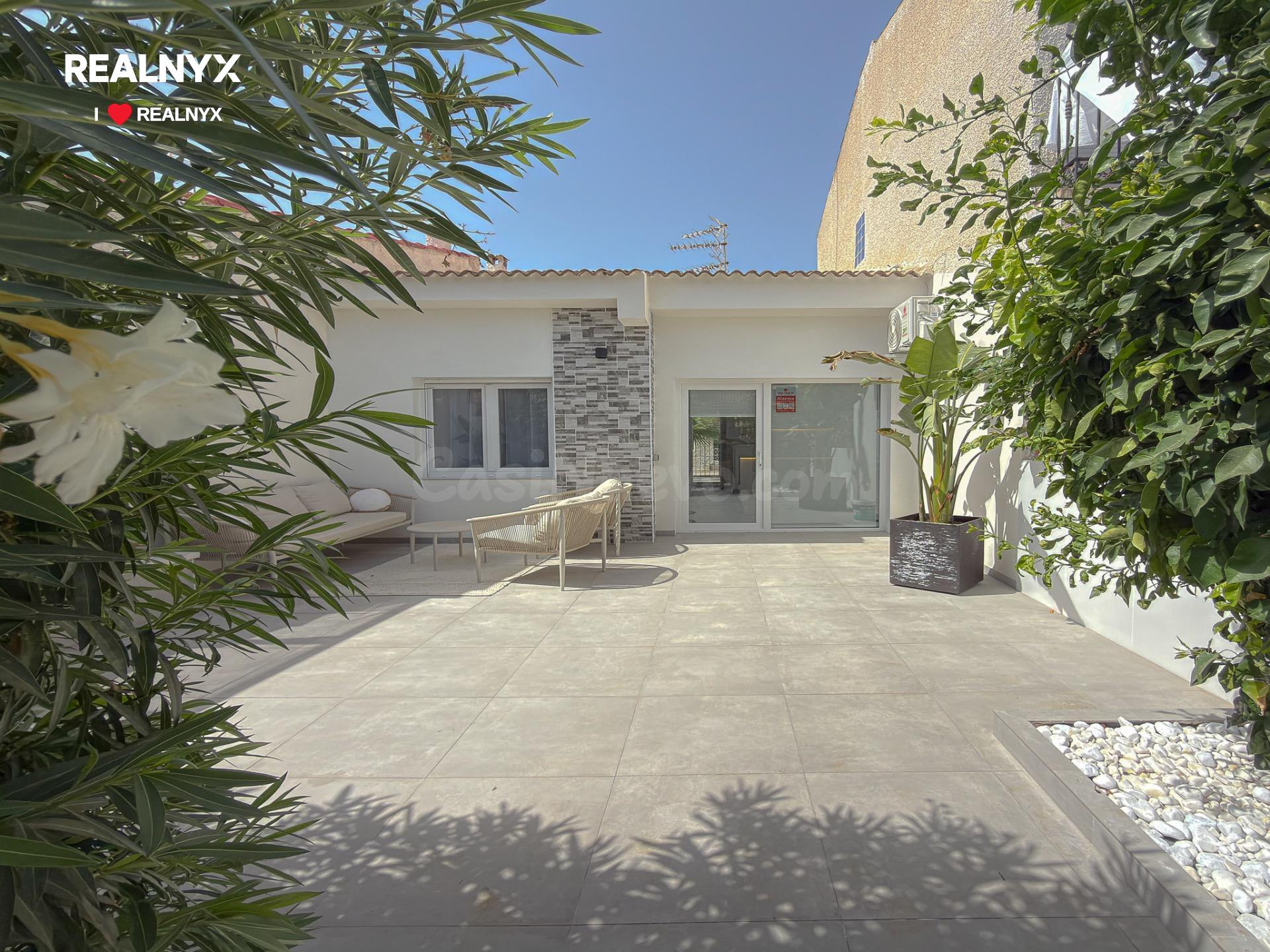 Magnífico Bungalow completamente reformado a estrenar con 2 amplias terrazas + Piscina comunitaria