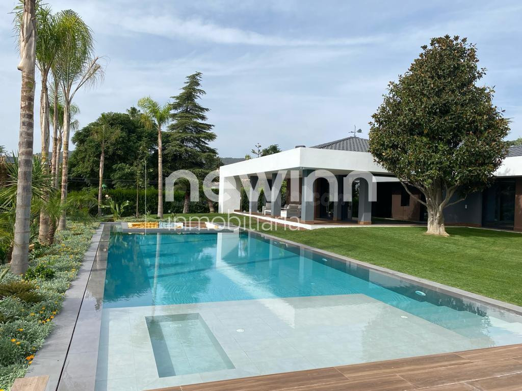 EXCLUSIVO chalet en una planta