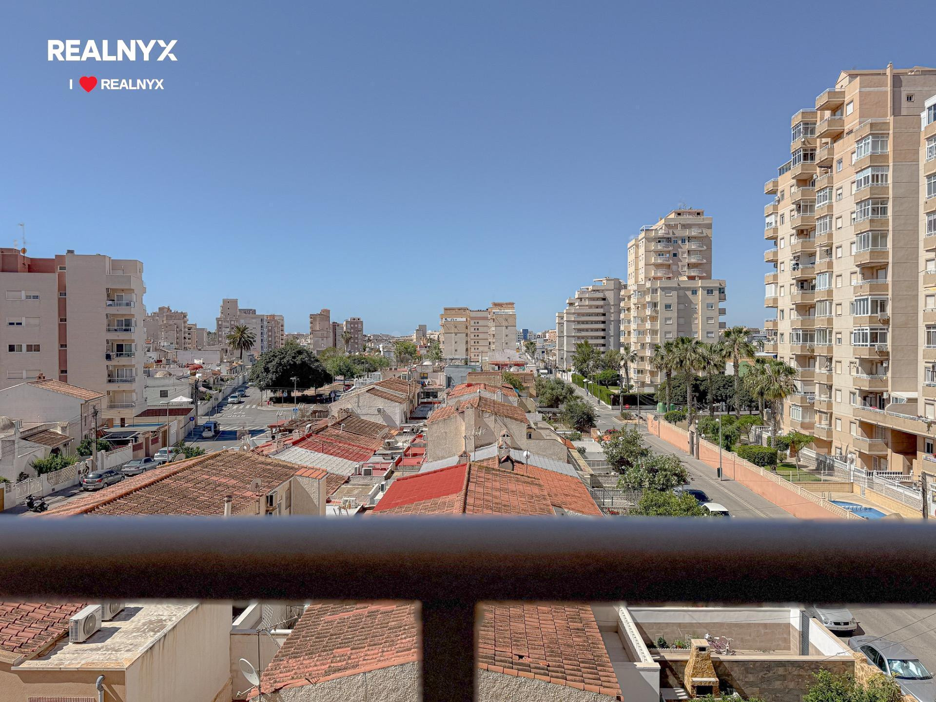 Luminoso apartamento con terraza confortable e increíbles vistas panorámicas+ Piscina