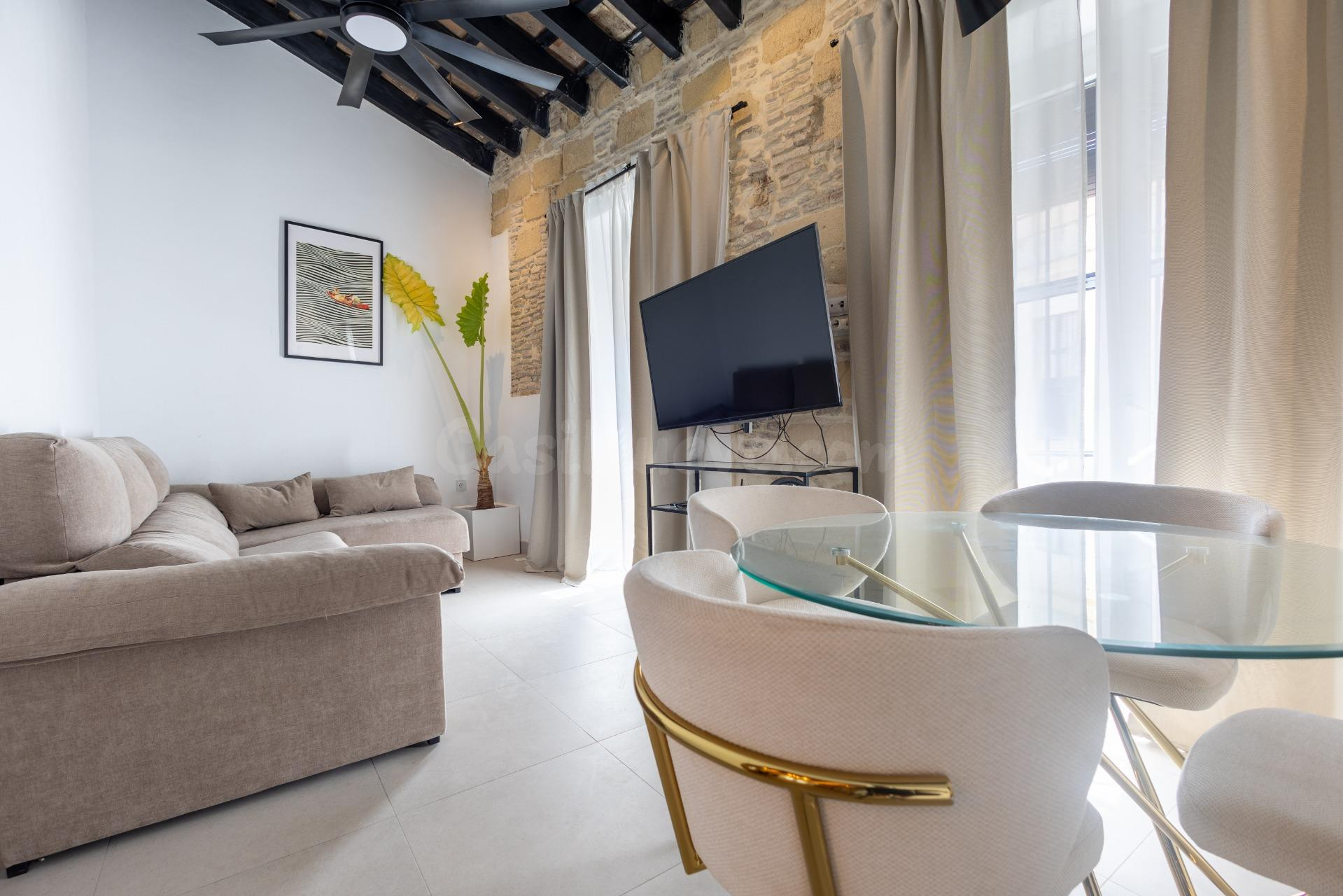 CASA SEÑORIAL DEL SIGLO XIX REHABILITADA EN EL CENTRO HISTÓRICO DE JEREZ